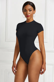 Body Feminino Manga Curta Justo – Básico, Sexy e Versátil